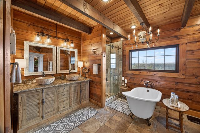 751 Bear Knob Ln, Crawford, TN 38554