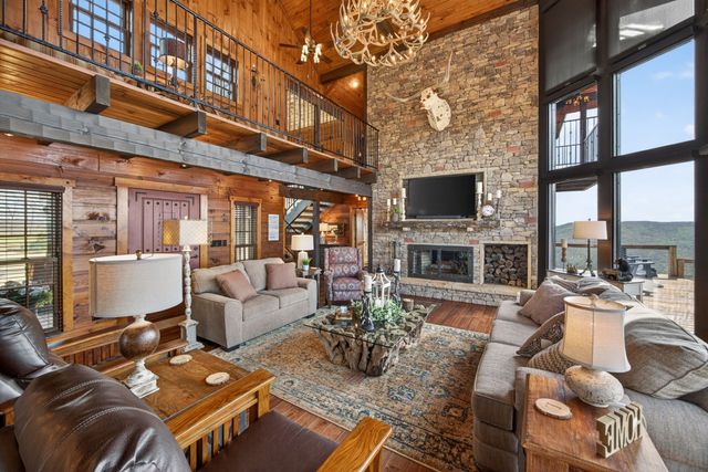 751 Bear Knob Ln, Crawford, TN 38554