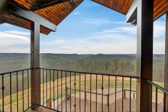 751 Bear Knob Ln, Crawford, TN 38554