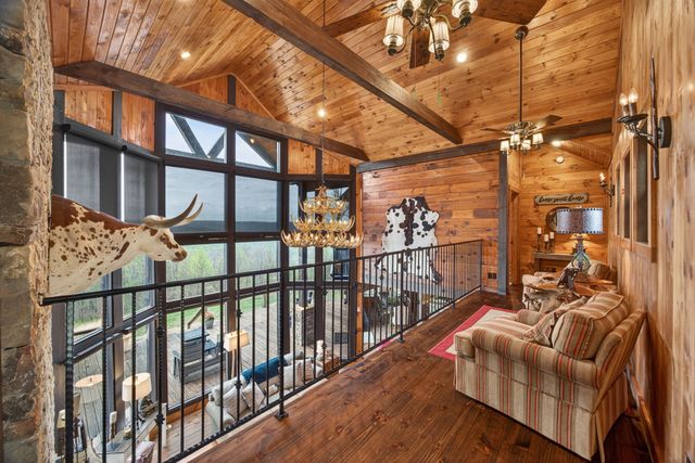 751 Bear Knob Ln, Crawford, TN 38554