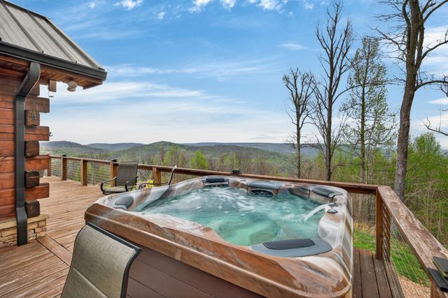 751 Bear Knob Ln, Crawford, TN 38554