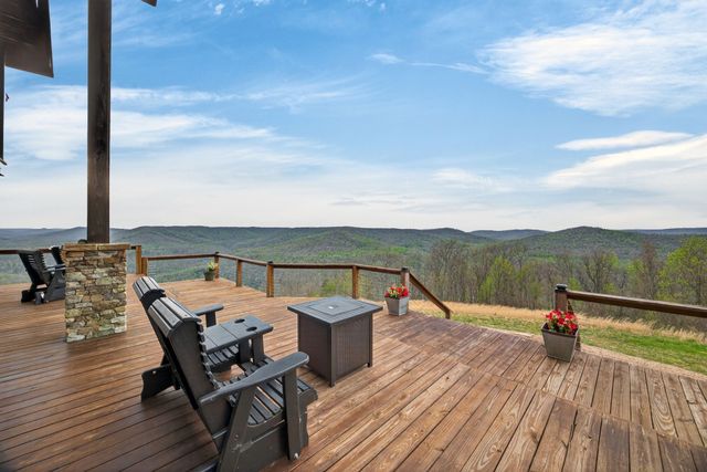 751 Bear Knob Ln, Crawford, TN 38554