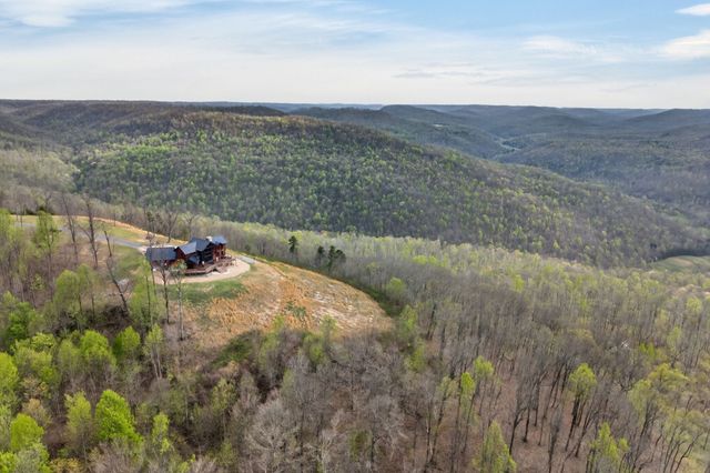751 Bear Knob Ln, Crawford, TN 38554