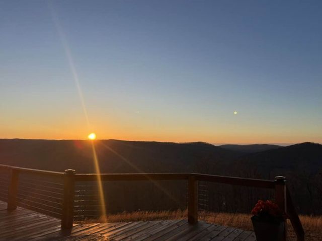 751 Bear Knob Ln, Crawford, TN 38554