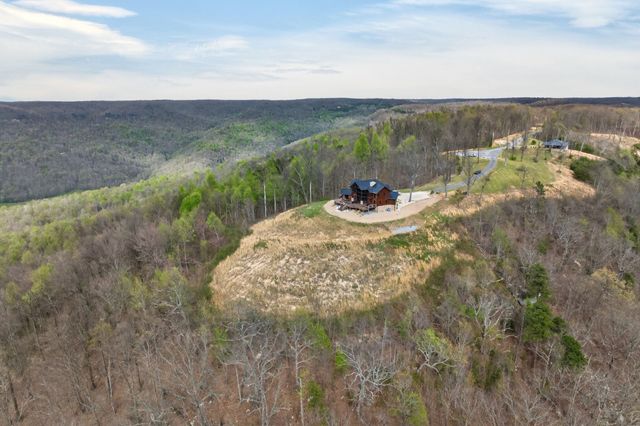 751 Bear Knob Ln, Crawford, TN 38554