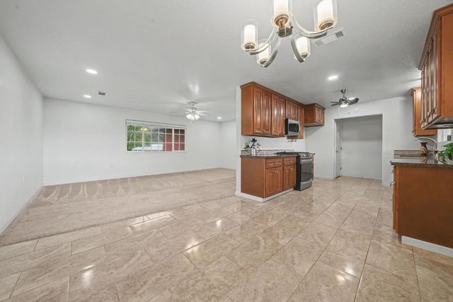 17295 Previtalli Rd, Jackson, CA 95642