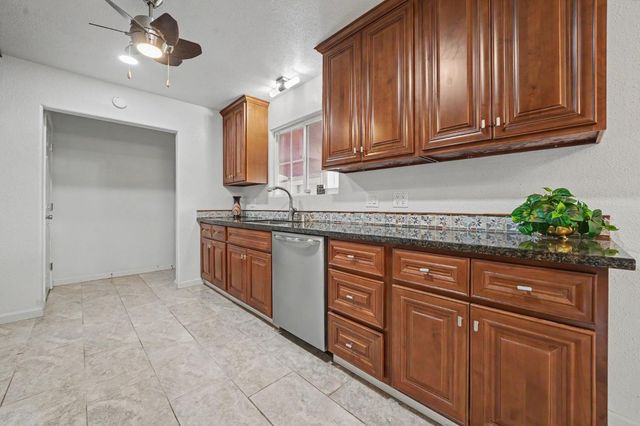 17295 Previtalli Rd, Jackson, CA 95642