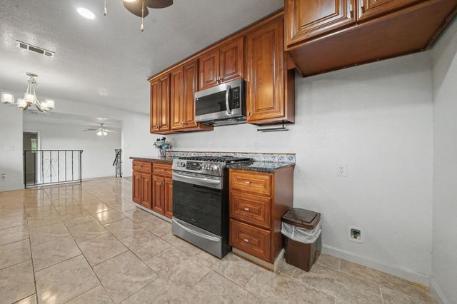 17295 Previtalli Rd, Jackson, CA 95642