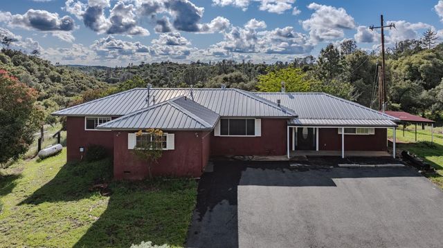 17295 Previtalli Rd, Jackson, CA 95642