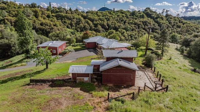 17295 Previtalli Rd, Jackson, CA 95642
