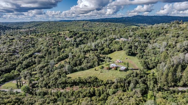 17295 Previtalli Rd, Jackson, CA 95642