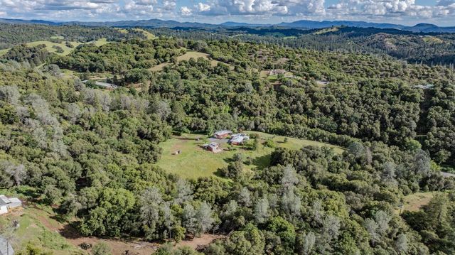 17295 Previtalli Rd, Jackson, CA 95642