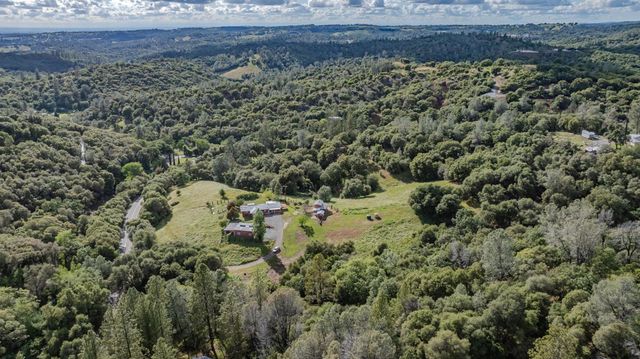 17295 Previtalli Rd, Jackson, CA 95642