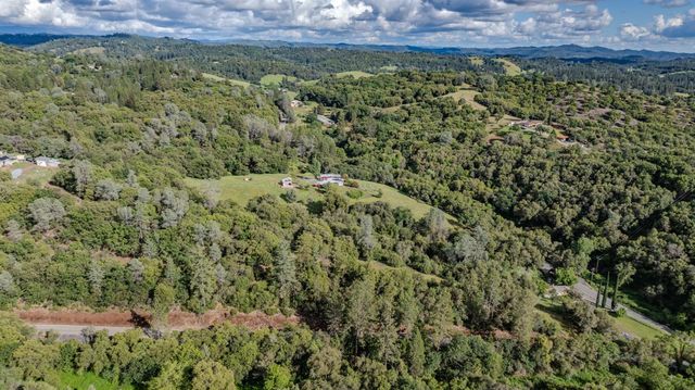 17295 Previtalli Rd, Jackson, CA 95642