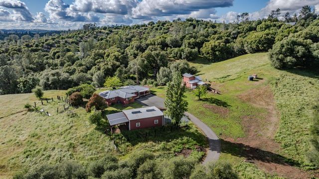 17295 Previtalli Rd, Jackson, CA 95642