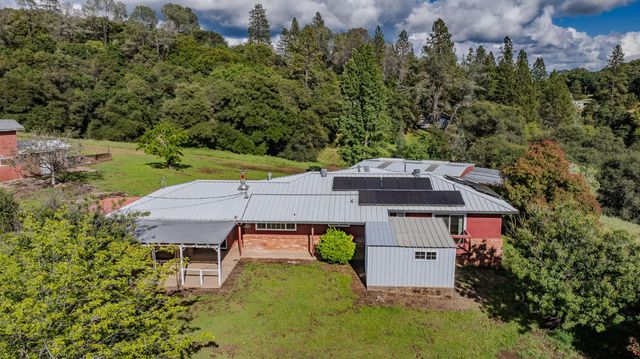 17295 Previtalli Rd, Jackson, CA 95642