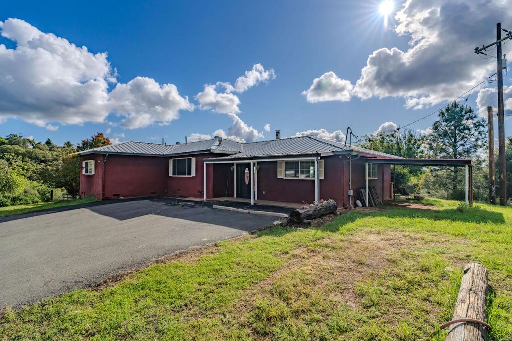 17295 Previtalli Rd, Jackson, CA 95642