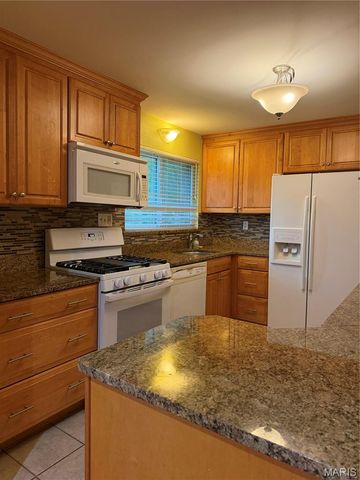 1340 Wadsworth Drive, Florissant, MO 63031
