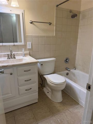 1340 Wadsworth Drive, Florissant, MO 63031