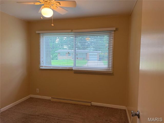 1340 Wadsworth Drive, Florissant, MO 63031