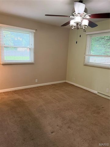 1340 Wadsworth Drive, Florissant, MO 63031