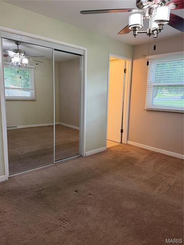 1340 Wadsworth Drive, Florissant, MO 63031