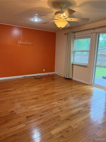 1340 Wadsworth Drive, Florissant, MO 63031