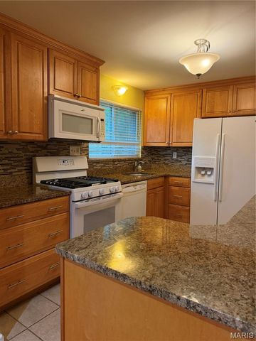 1340 Wadsworth Drive, Florissant, MO 63031
