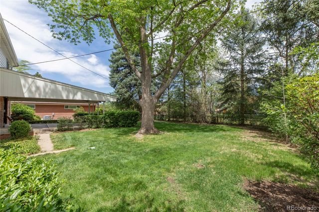 1061 E Briarwood Circle N, Centennial, CO 80122