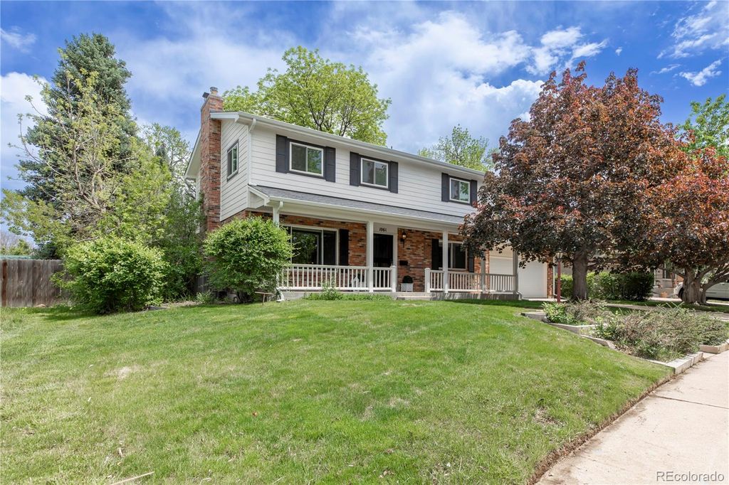 1061 E Briarwood Circle N, Centennial, CO 80122