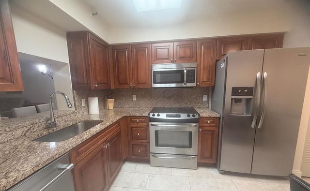 6866 HUNTINGTON Lane 504, Delray Beach, FL 33446