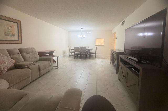 6866 HUNTINGTON Lane 504, Delray Beach, FL 33446