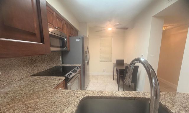 6866 HUNTINGTON Lane 504, Delray Beach, FL 33446