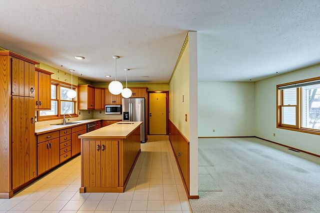 7610 50th Street N, Lake Elmo, MN 55042