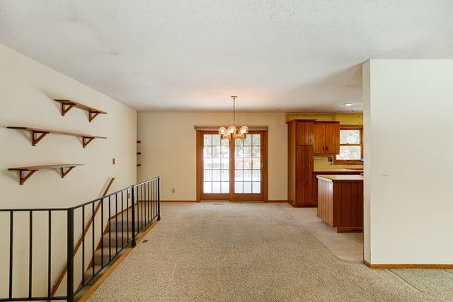 7610 50th Street N, Lake Elmo, MN 55042