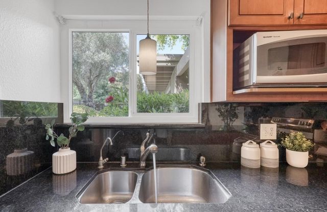 1921 Rock Street 20, Mountain View, CA 94043