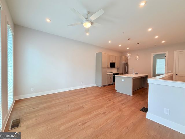 988 Bibbs Cir 4, Atlanta, GA 30318