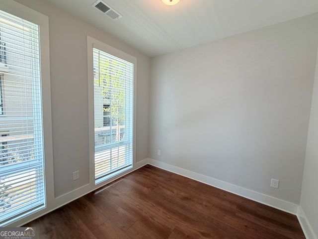 988 Bibbs Cir 4, Atlanta, GA 30318