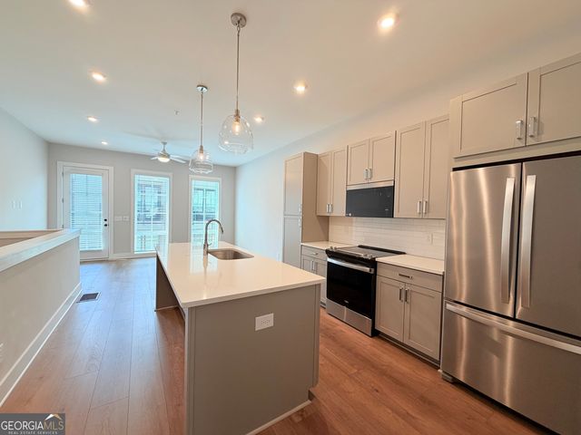 988 Bibbs Cir 4, Atlanta, GA 30318