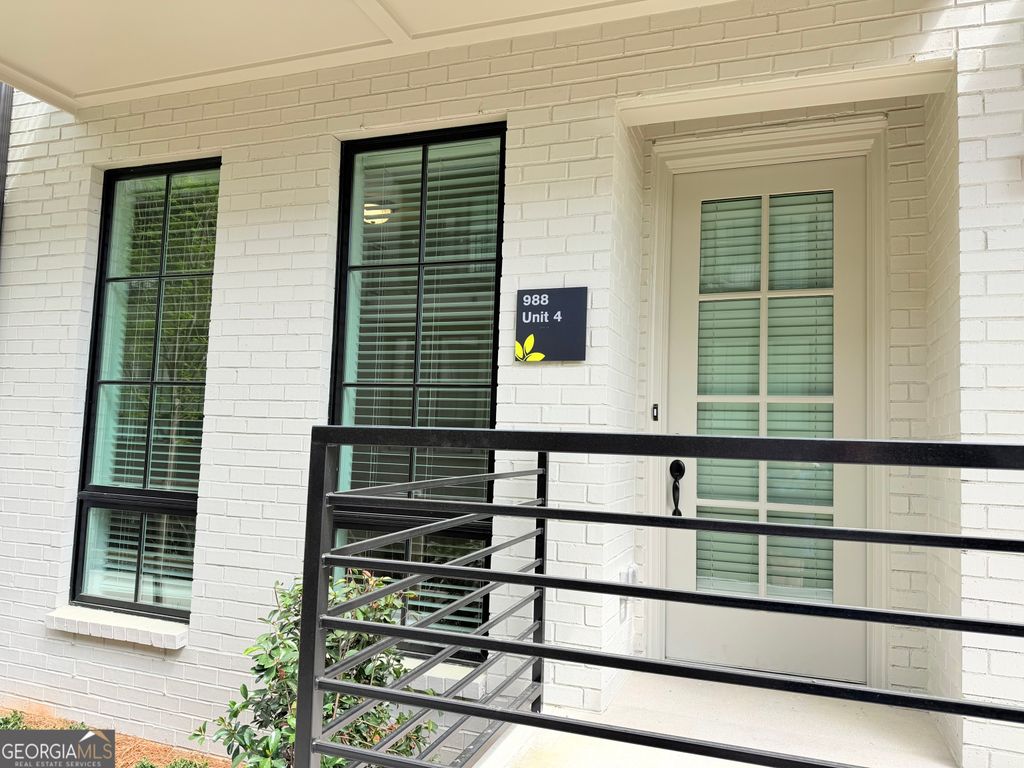 988 Bibbs Cir 4, Atlanta, GA 30318
