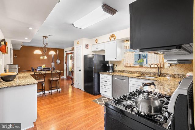 102 MASSEY DR, Sewell, NJ 08080