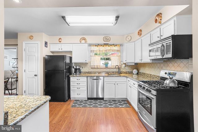 102 MASSEY DR, Sewell, NJ 08080