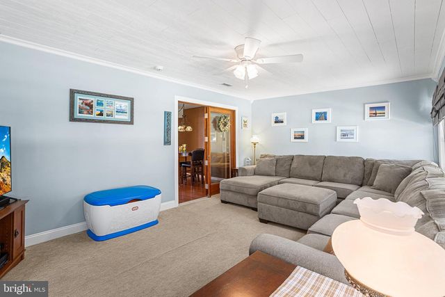 102 MASSEY DR, Sewell, NJ 08080