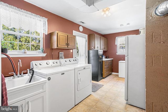 102 MASSEY DR, Sewell, NJ 08080