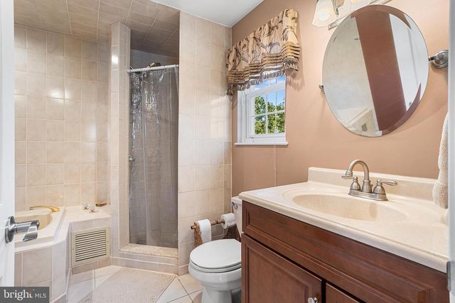 102 MASSEY DR, Sewell, NJ 08080