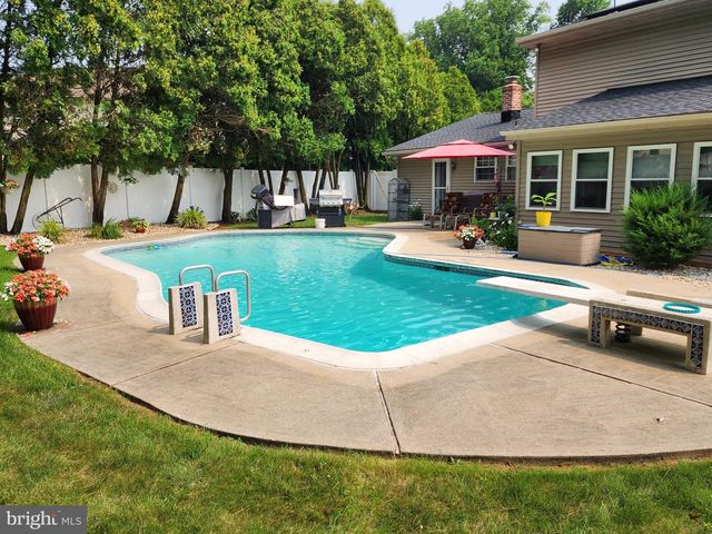 102 MASSEY DR, Sewell, NJ 08080