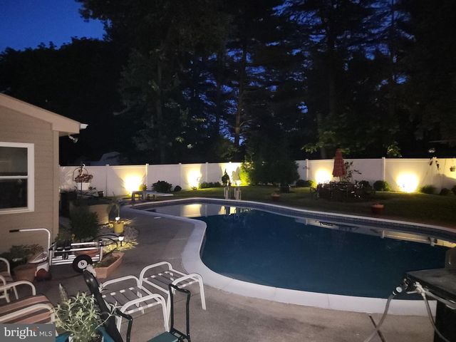 102 MASSEY DR, Sewell, NJ 08080