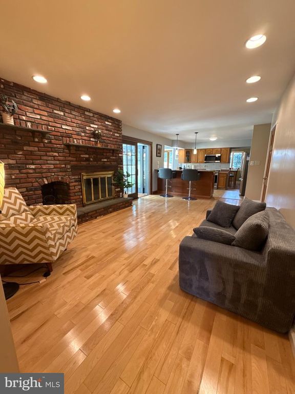 6 HICKORY LN, BERLIN, NJ 08009 — photo 2