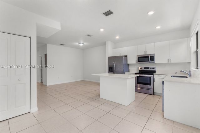 28637 SW 132nd Ct, Homestead, FL 33033