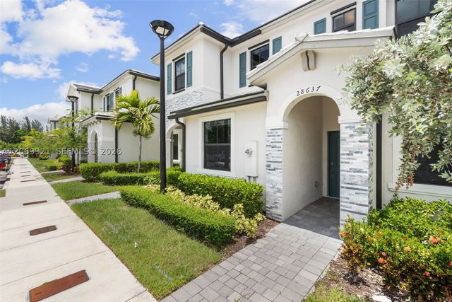 28637 SW 132nd Ct, Homestead, FL 33033